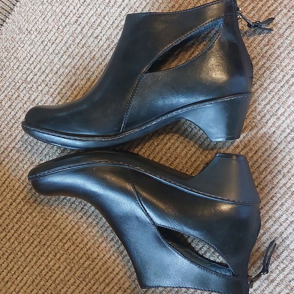 Dansko Shoes - Dansko "Bonita" Ankle Boots